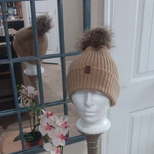Lucky Brand Tan and Brown Knit Beanie w Faux Fur Pom-Pom